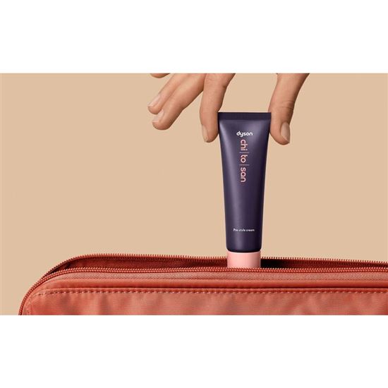 Dyson Chitosan Pre-style krém pro rovné až vlnité vlasy s lehkou výživou, 30 ml